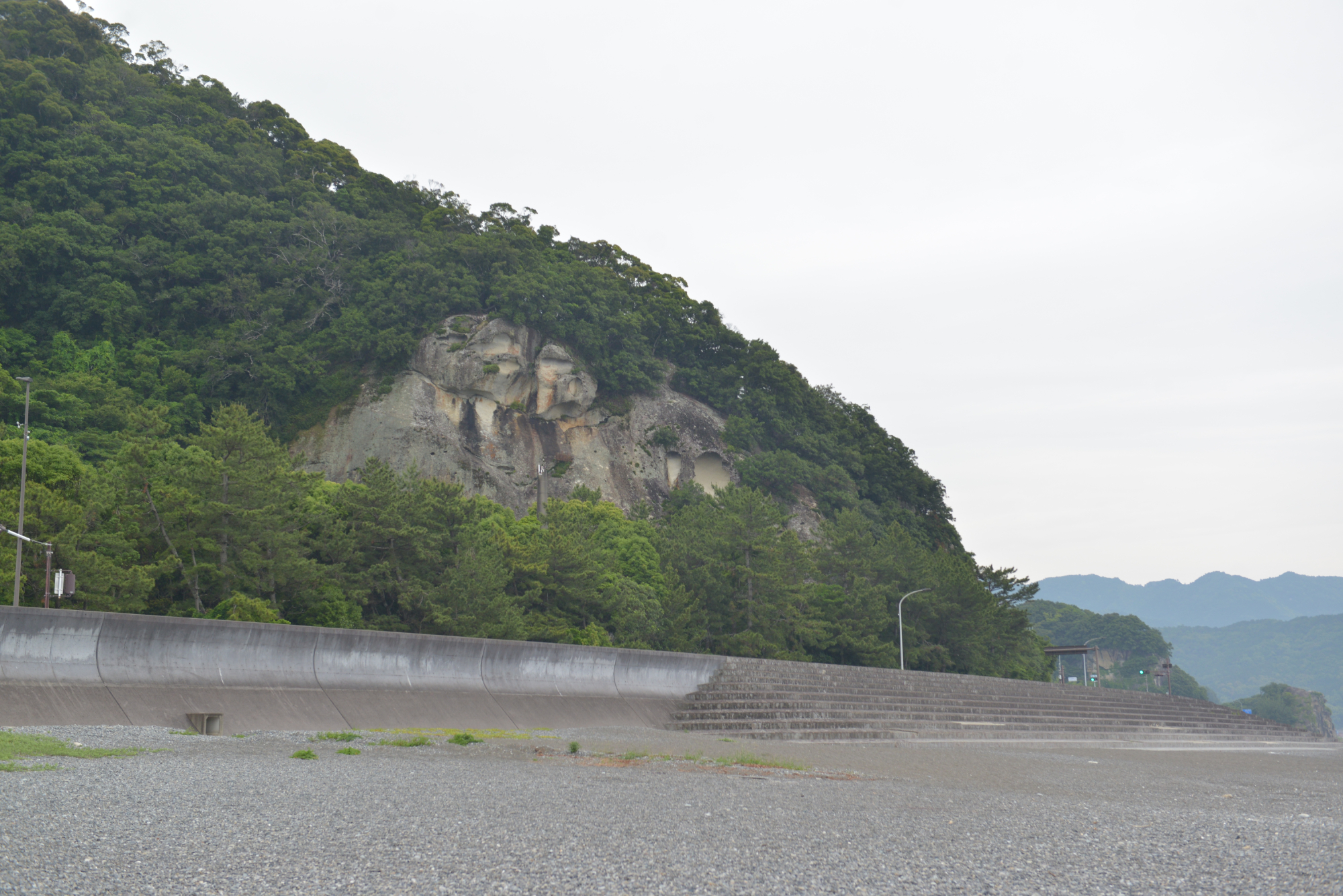 日本最古の神社?!　世界遺産、花の窟(熊野市)