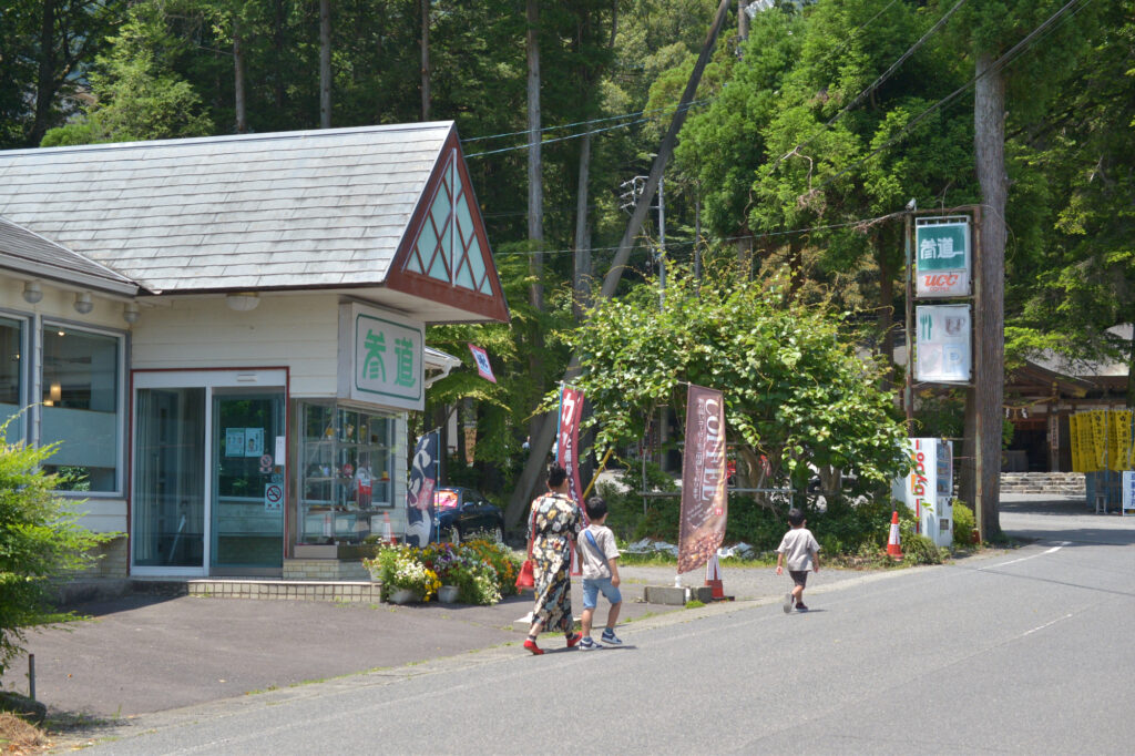 喫茶店参道画像