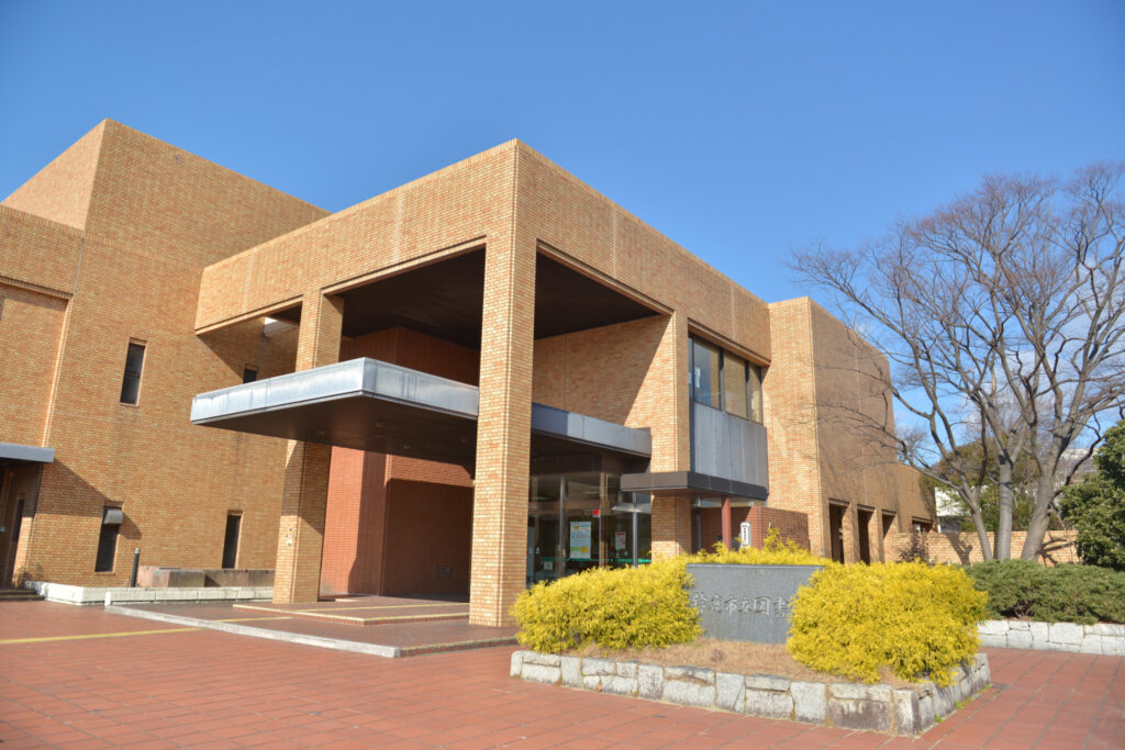 鈴鹿市立図書館画像